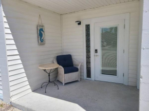 Egret - 1st Floor Freshly Updated Kit W&D 3 Miles to Beach